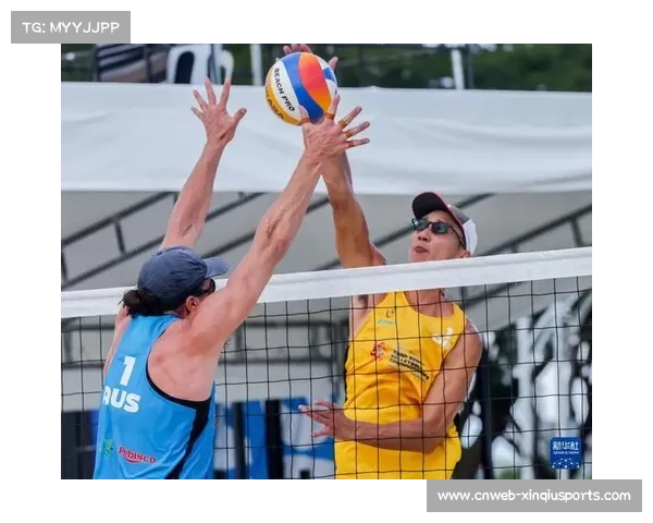 世界沙滩排球锦标赛:巴西组合沙地救球,观众席欢呼雷动